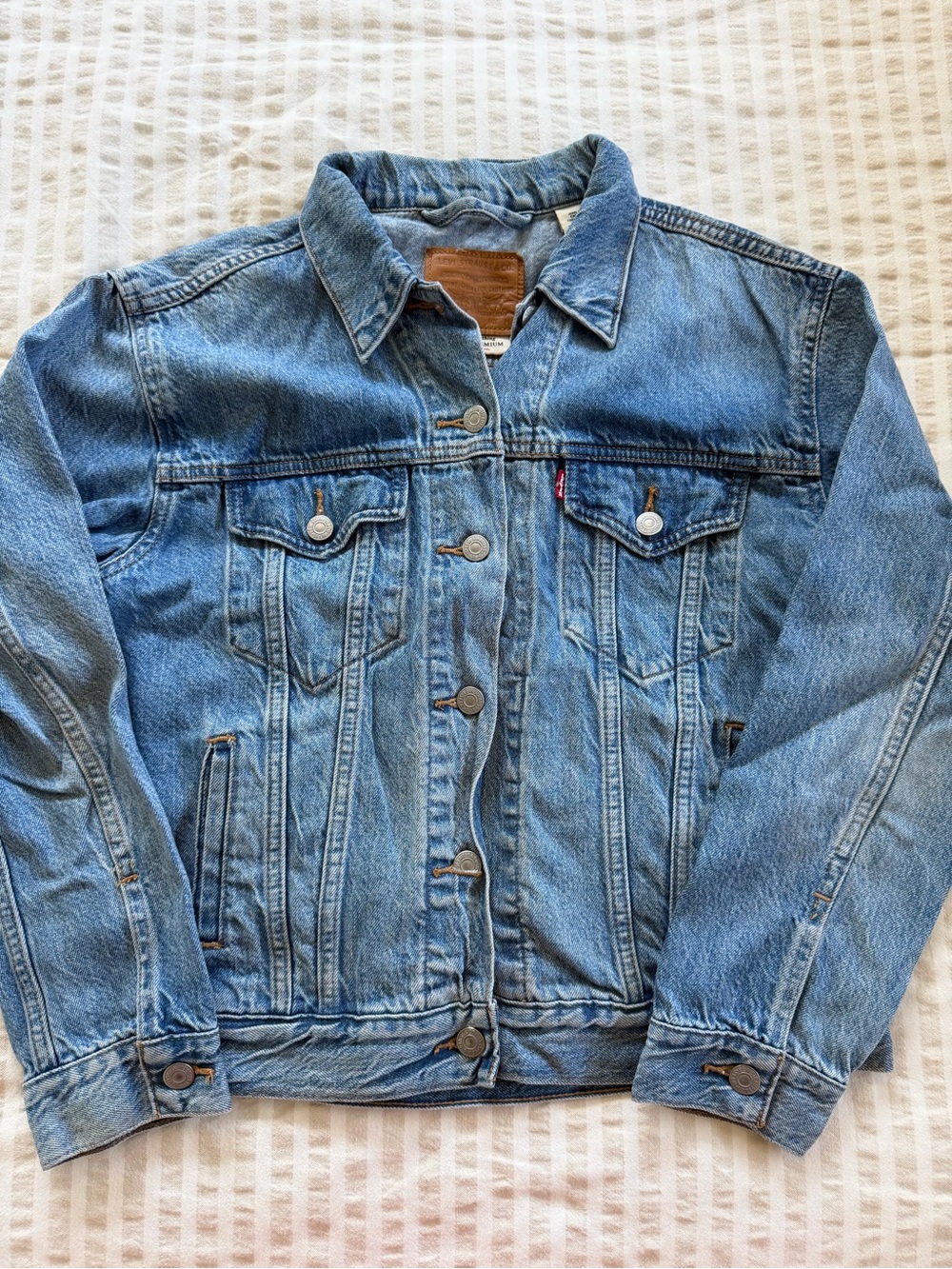 Levi's Light Wash Denim Boyfriend Trucker Jacket